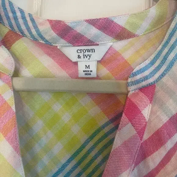 Crown & Ivy Women's Dolman Sleeve Split Neck Plaid Top size Medium - Picture 4 of 13